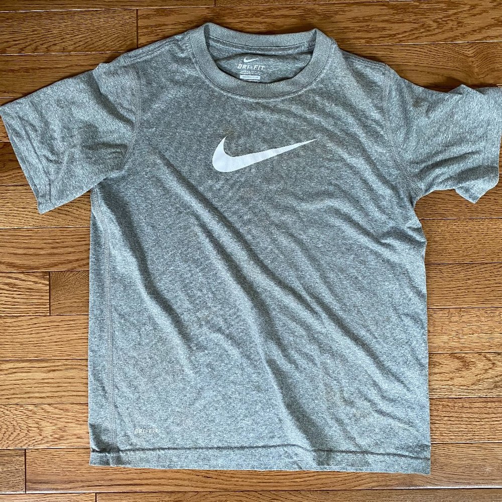 Nike dri-fit t-shirt, gray, Youth Medium